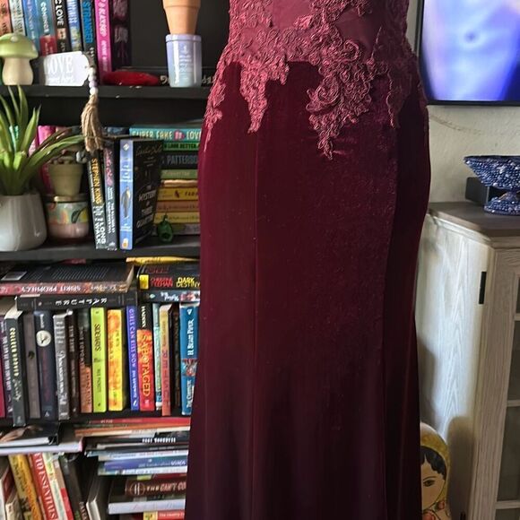 Azazie Size 2 Burgundy formal Gown Velvet lace formal dress bridesmaid prom - Picture 4 of 11
